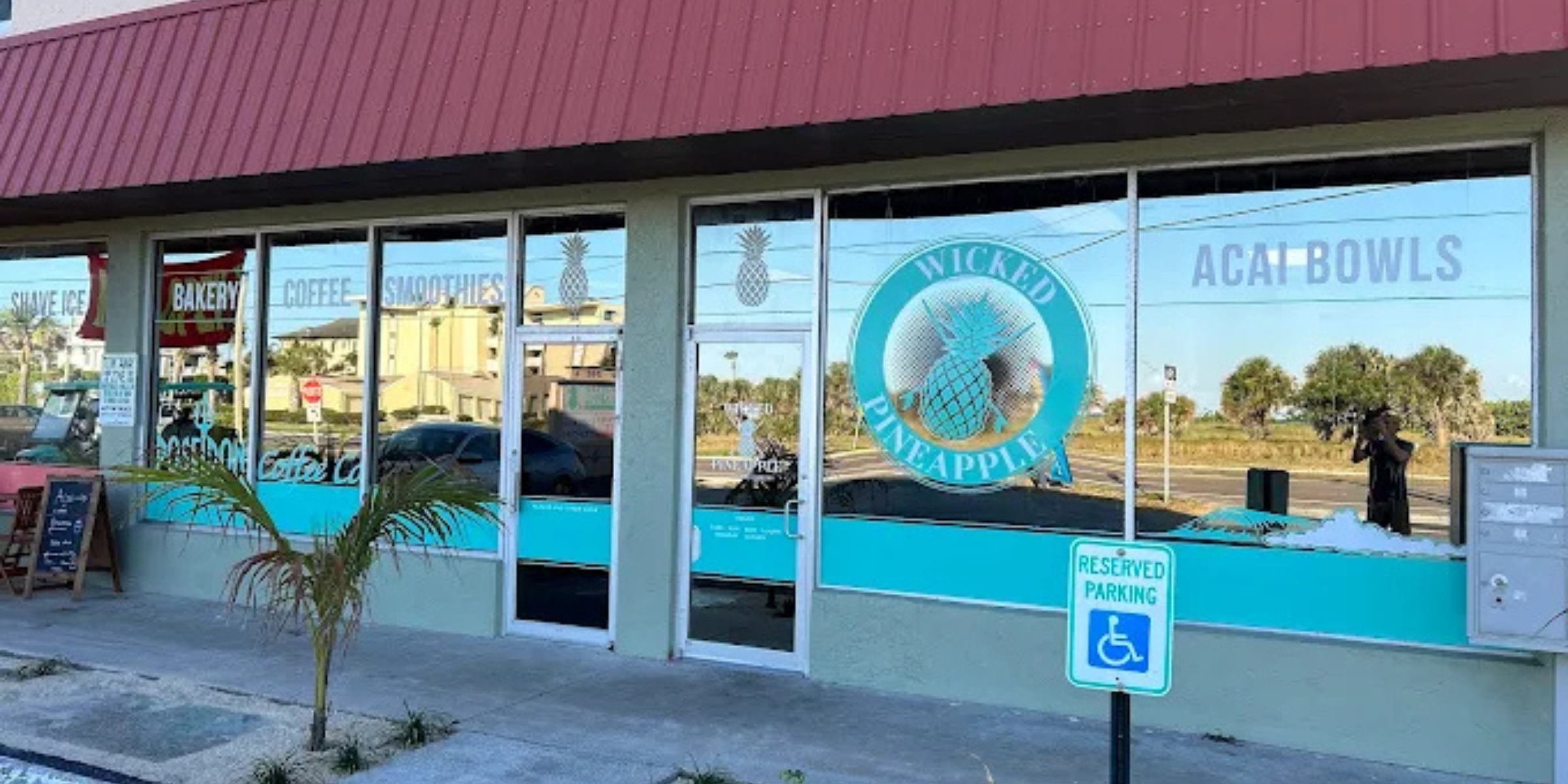 Wicked Pineapple acai bowls and tropical food in Satellite Beach