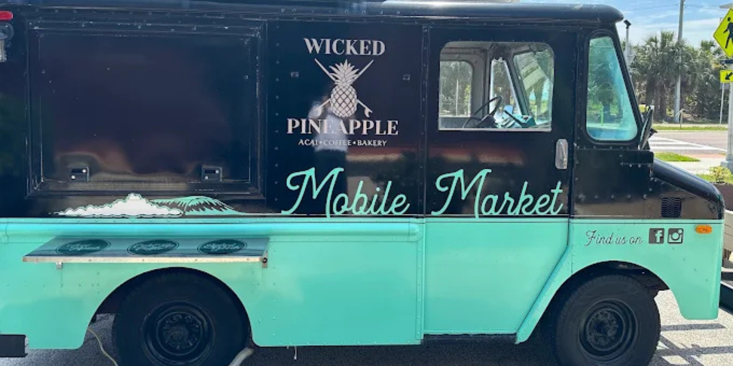 Wicked Pineapple acai bowls and tropical food in Satellite Beach